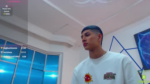 Snapshot of calavalerio chatting on December 15, 2024, 11:23 am Valerio online show from December 15, 2024, 11:23 am