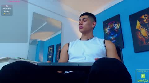 Snapshot of calavalerio chatting on January 17, 2025, 8:33 pm Valerio online show from January 17, 2025, 8:33 pm