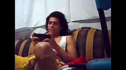 Snapshot of californiacam2 chatting on December 5, 2024, 9:39 pm californiacam2 online show from December 5, 2024, 9:39 pm