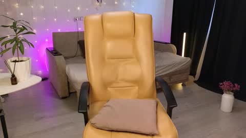 Dasha       inst       dasha is nice online show from February 15, 2026, 7:51 am