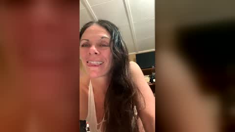 Snapshot of calli_girl420 chatting on February 14, 2026, 4:42 am Calli online show from February 14, 2026, 4:42 am