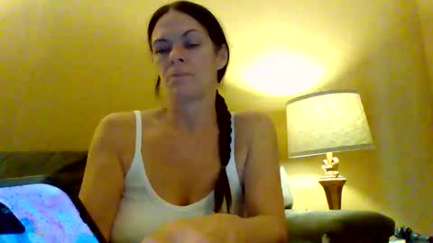 Snapshot of calli_girl420 chatting on February 17, 2026, 4:31 am Calli online show from February 17, 2026, 4:31 am