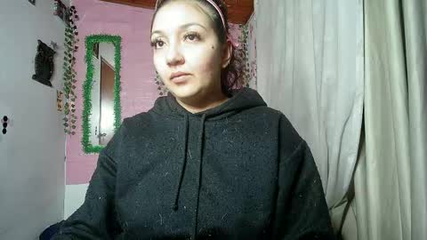 Snapshot of callme_lolas chatting on June 1, 2026, 5:20 am paula online show from June 1, 2026, 5:20 am