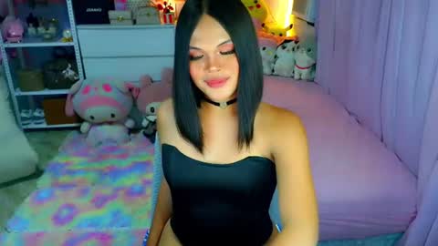 Mia online show from July 31, 2026, 7:30 am