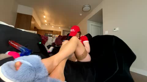 callmelovelie online show from February 17, 2025, 5:43 pm