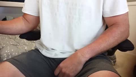 callmeroger33 online show from April 28, 2026, 3:39 pm