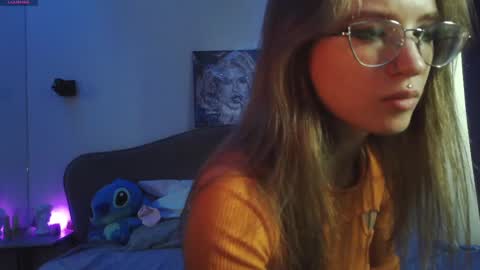 calvia_farey online show from February 20, 2025, 1:51 pm