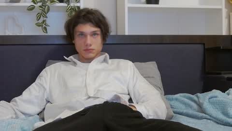 Calvin online show from January 12, 2025, 3:39 am