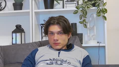 Calvin online show from February 26, 2025, 1:43 am