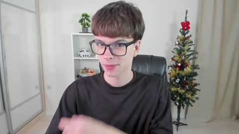 Hey I am Calvin  online show from January 7, 2025, 7:17 pm