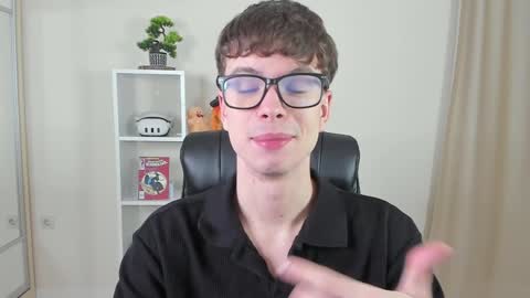 Hey I am Calvin  online show from January 24, 2025, 7:07 pm