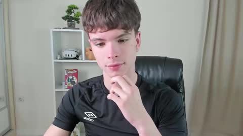 Hey I am Calvin  online show from February 9, 2025, 7:09 pm