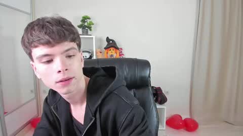 Hey I am Calvin  online show from February 16, 2025, 7:05 pm