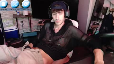 Snapshot of calvin_tanner chatting on September 11, 2025, 1:33 pm calvin_tanner online show from September 11, 2025, 1:33 pm