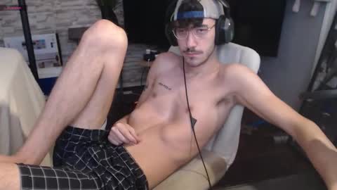 Snapshot of calvin_tanner chatting on October 13, 2025, 4:29 pm calvin_tanner online show from October 13, 2025, 4:29 pm