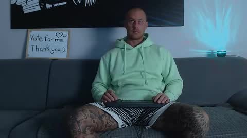 Calvin  online show from December 3, 2024, 7:32 am