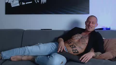 Calvin  online show from December 13, 2024, 1:59 am