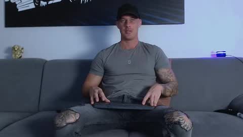 Calvin  online show from December 13, 2024, 11:50 pm