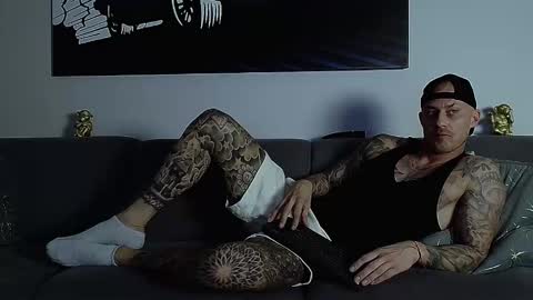 Calvin  online show from October 4, 2025, 11:03 pm