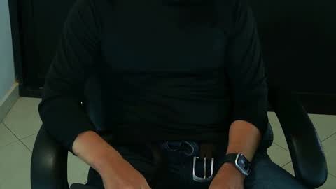 Snapshot of camara110 chatting on February 7, 2025, 7:27 pm camara110 online show from February 7, 2025, 7:27 pm