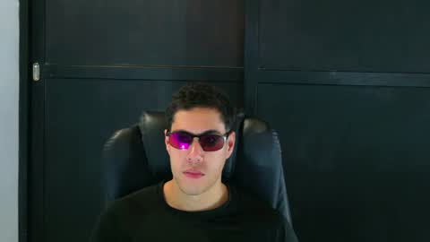 Snapshot of camara110 chatting on February 7, 2025, 10:41 pm camara110 online show from February 7, 2025, 10:41 pm