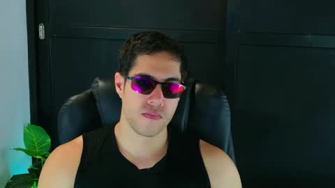 Snapshot of camara110 chatting on February 20, 2025, 3:23 am camara110 online show from February 20, 2025, 3:23 am