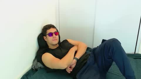 Snapshot of camara110 chatting on October 30, 2025, 12:34 am camara110 online show from October 30, 2025, 12:34 am