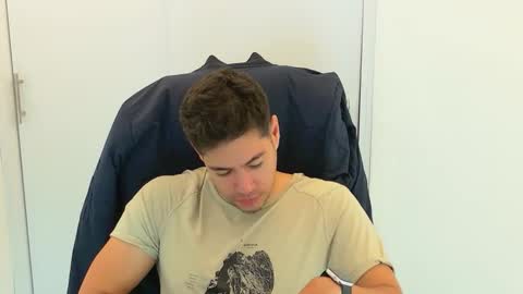 Snapshot of camara110 chatting on November 19, 2025, 11:49 pm camara110 online show from November 19, 2025, 11:49 pm