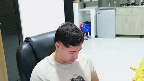 Snapshot of camara110 chatting on March 3, 2026, 1:56 am camara110 online show from March 3, 2026, 1:56 am