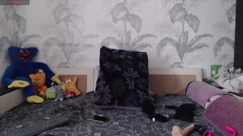 CamDiva1 online show from June 3, 2026, 8:39 am