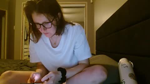Snapshot of camforfunmoment chatting on February 17, 2026, 1:35 am camforfunmoment online show from February 17, 2026, 1:35 am