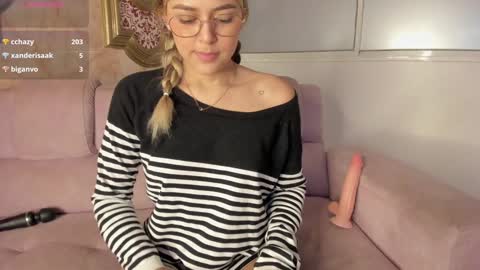  online show from December 12, 2024, 5:15 pm