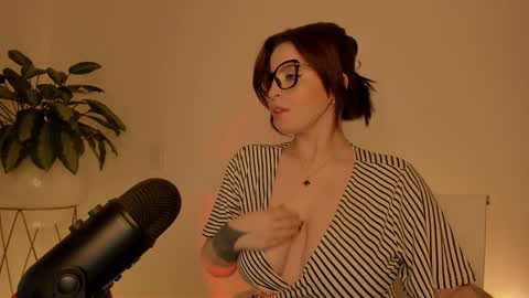 camila   online show from December 22, 2024, 7:31 pm