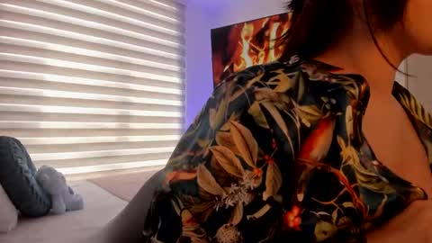 camila   online show from January 31, 2025, 4:06 pm