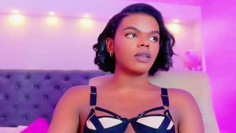 camiestrada online show from September 25, 2025, 8:12 pm