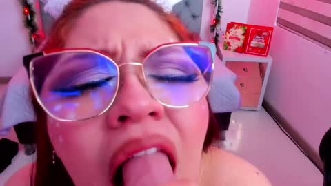 Camila Osorio online show from December 15, 2024, 7:46 am