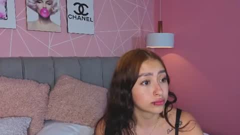 Snapshot of camil_rayne chatting on June 11, 2026, 12:32 am Camil online show from June 11, 2026, 12:32 am