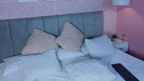 Snapshot of camil_rayne chatting on June 11, 2026, 7:45 pm Camil online show from June 11, 2026, 7:45 pm