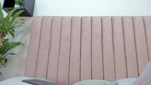 Camila online show from February 6, 2025, 9:11 am