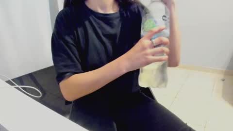 Cami online show from December 4, 2025, 4:00 am