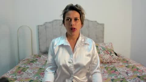 Snapshot of camila_borbon_ chatting on June 20, 2026, 1:52 am online show from June 20, 2026, 1:52 am