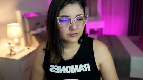Camila buitrago online show from February 14, 2025, 1:02 am