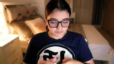 Camila buitrago online show from September 22, 2025, 3:08 am