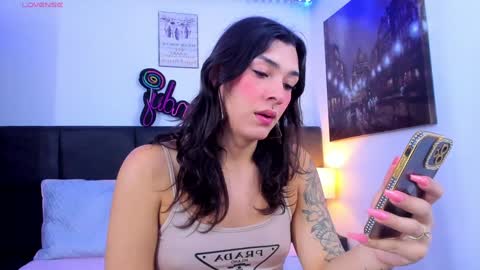  s online show from December 23, 2024, 6:44 am