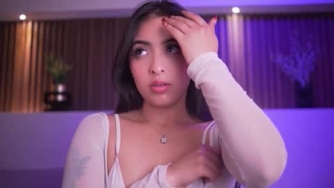 Camila online show from November 21, 2025, 4:22 am