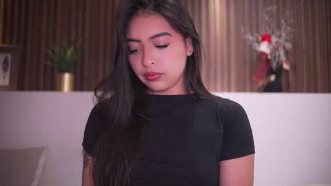 Camila online show from January 6, 2026, 6:33 pm