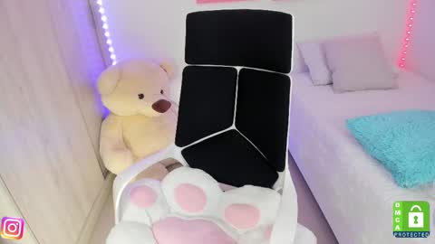 Snapshot of camila_ec2 chatting on February 26, 2025, 12:16 am C A M I online show from February 26, 2025, 12:16 am