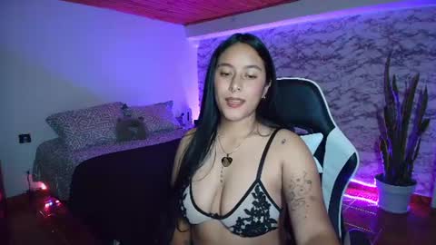 Snapshot of camila_iroose chatting on June 20, 2026, 12:25 am Camila Roose online show from June 20, 2026, 12:25 am