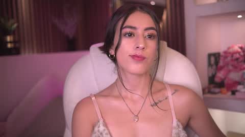 camila_martinez9 online show from September 18, 2025, 11:45 am