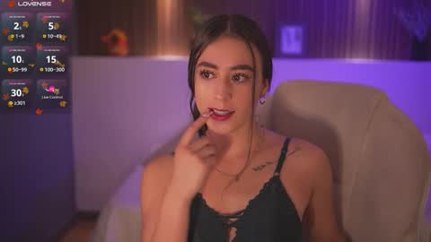 camila_martinez9 online show from November 11, 2025, 11:43 am